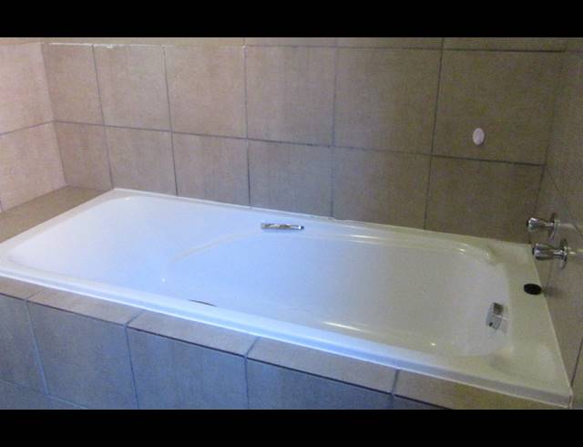 2 BEDROOM TOWNHOUSE FOR SALE IN ALBERTSDAL